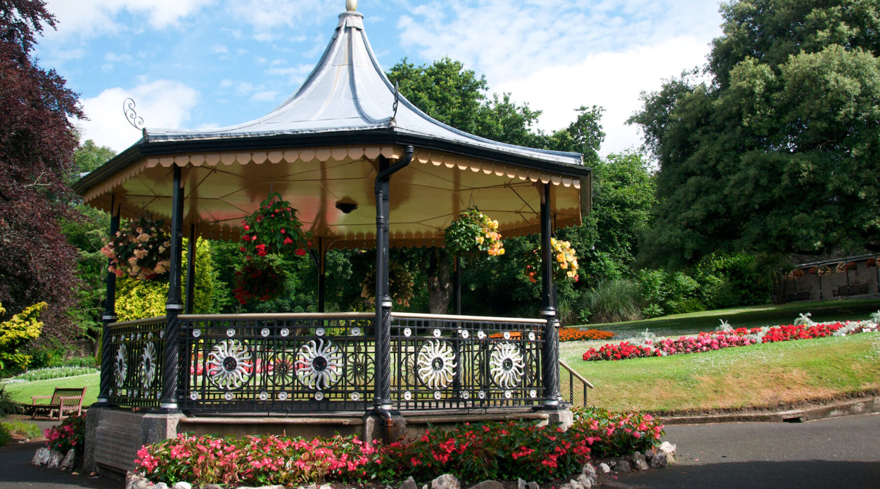 Victoria Gardens, Explore